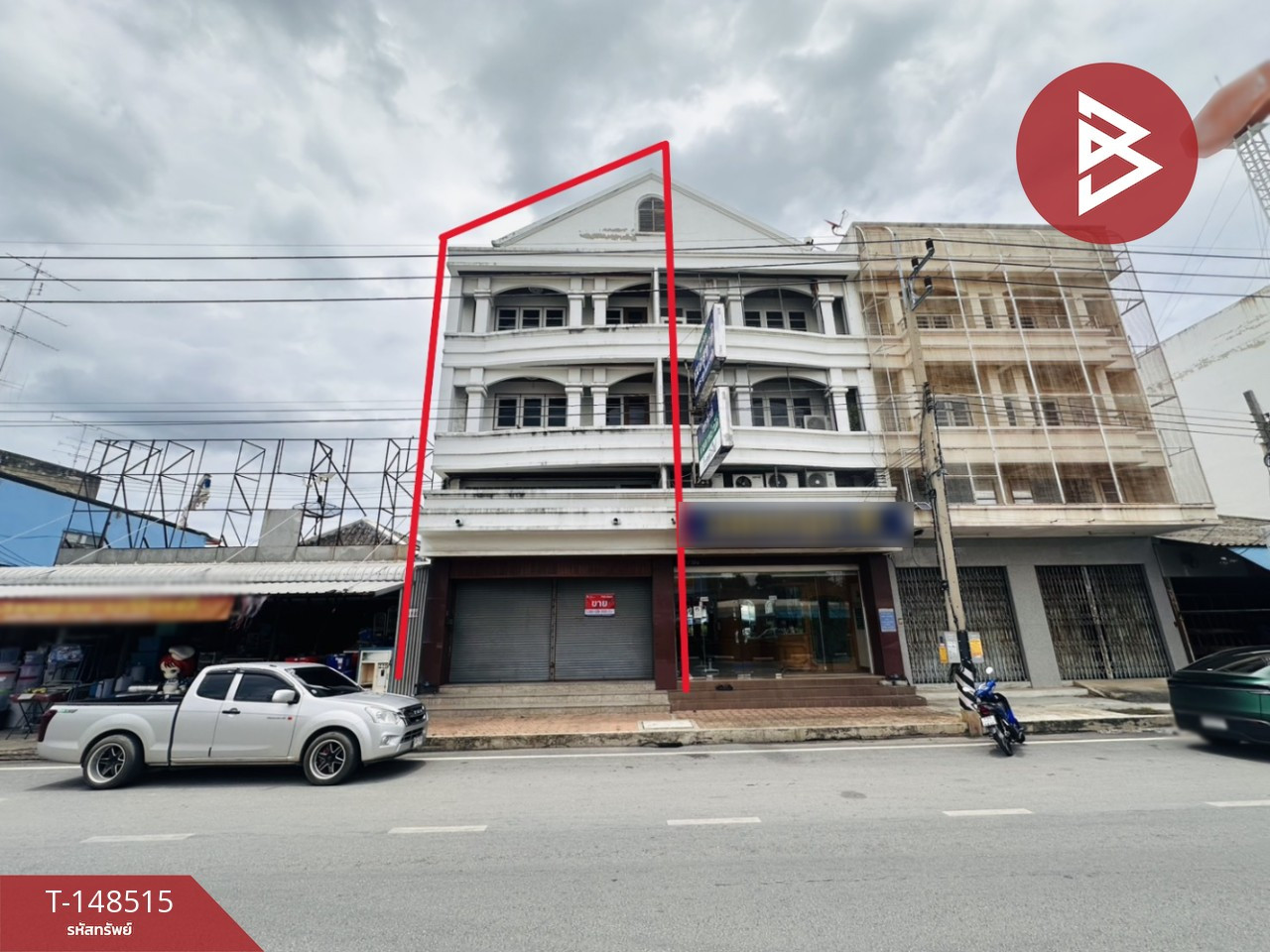 Commercial building for sale/rent, area 54.7 square meters, Ban Pong District, Ratchaburi Province, good location, community area.