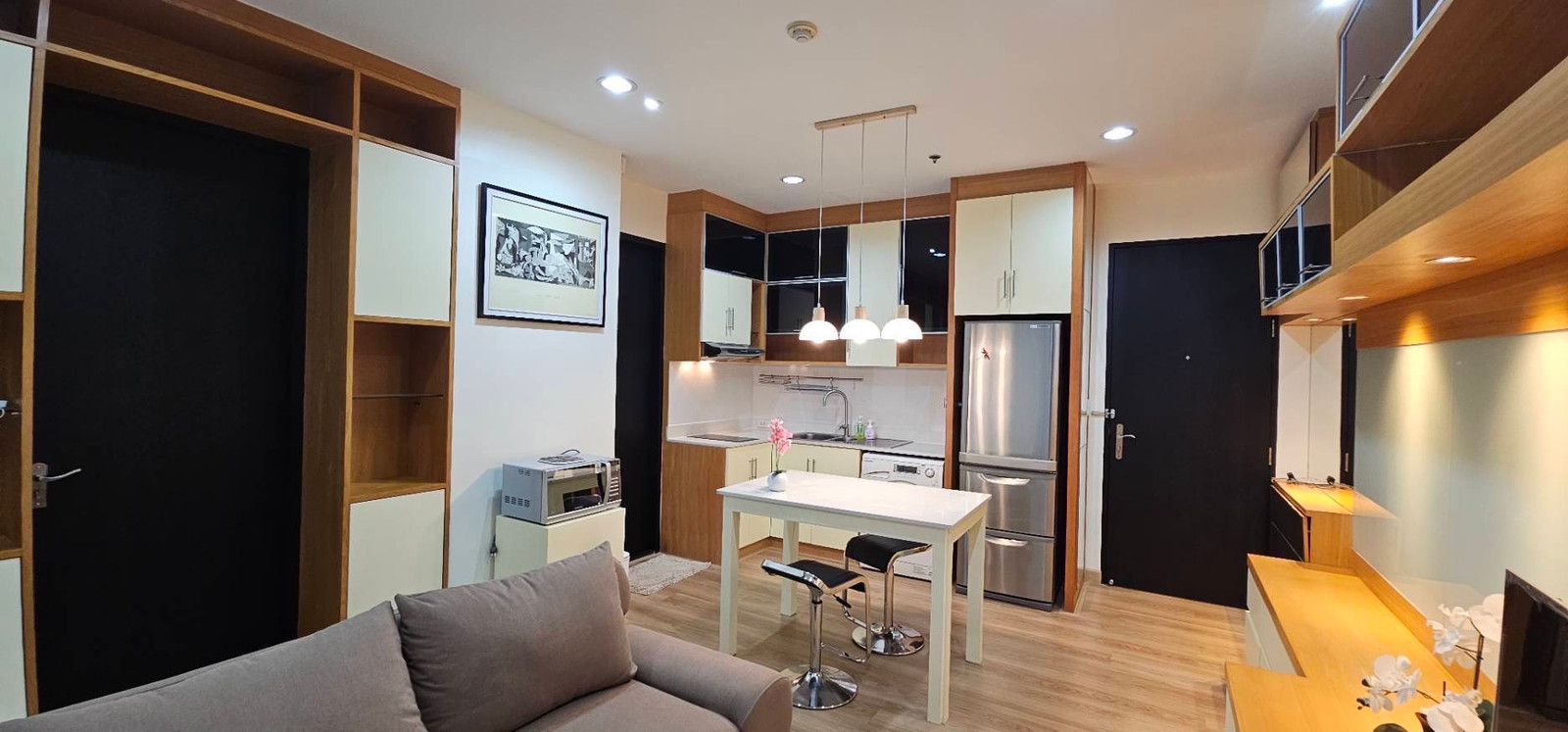 🪴 Condo for rent! Good atmosphere, location Siam-Pathumwan Complete electrical appliances! Convenient travel in the heart of the city / Ready to move in on 24 August 2026 📌