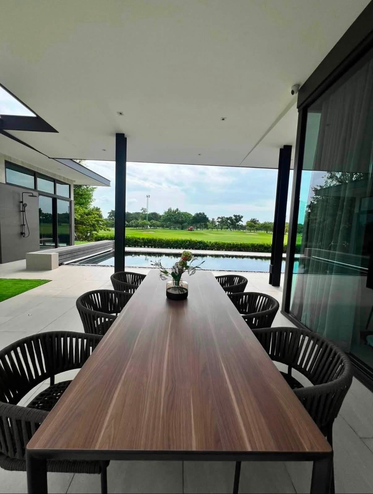 Private pool villa in Green Valley Bangna golf course. Private pool villa in Green Valley Bangna golf course.