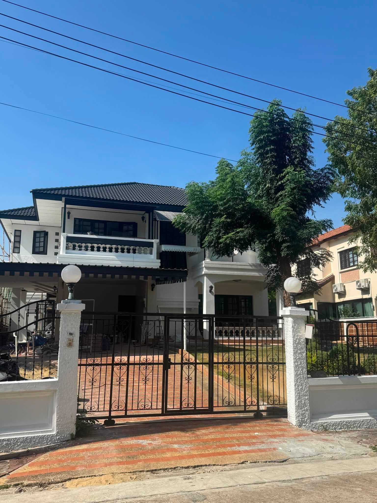ให้เช่า บ้านเดี่ยว ลดาวัลย์ ศรีนครินทร์ ศรีด่าน 14 | ที่ดินใหญ่ 119 ตร.ว. | 4 ห้องนอน 5 ห้องน้ำ ให้เช่า บ้านเดี่ยว ลดาวัลย์ ศรีนครินทร์ ศรีด่าน 14 | ที่ดินใหญ่ 119 ตร.ว. | 4 ห้องนอน 5 ห้องน้ำ