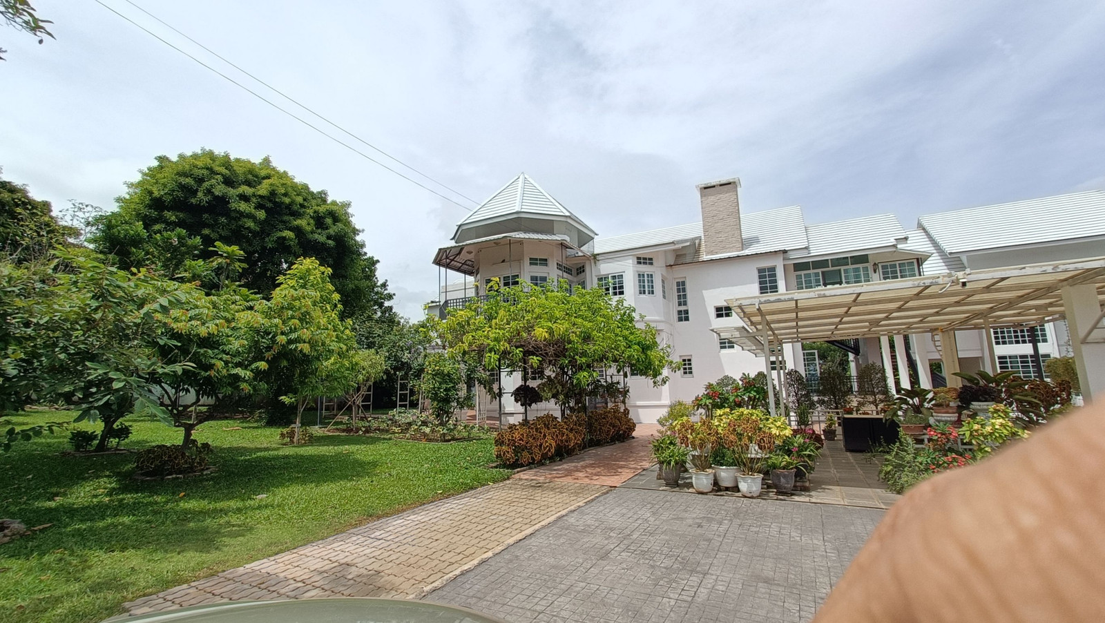 LUXURY COUNTRY HOME FOR SALE WITH OVER 3 RAI OF LAND NEAR KHAO YAI, PAK CHONG, Price: THB 50,000,000 LUXURY COUNTRY HOME FOR SALE WITH OVER 3 RAI OF LAND NEAR KHAO YAI, PAK CHONG, Price: THB 50,000,000
