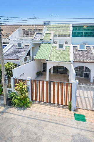 PrachaChuen 1-9 Nawam Mansion. 3Story Townhouse MRT TaoPoon 500m. 4-5Bed 4Bath Near Tao Poon Fresh M PrachaChuen 1-9 Nawam Mansion. 3Story Townhouse MRT TaoPoon 500m. 4-5Bed 4Bath Near Tao Poon Fresh M