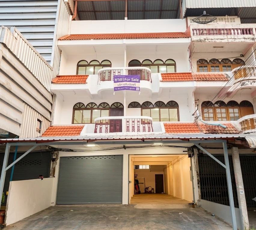 Warehouse for sale Ekkachai 65 Next to Big C Bang Bon, area 98 sq m. Warehouse for sale Ekkachai 65 Next to Big C Bang Bon, area 98 sq m.
