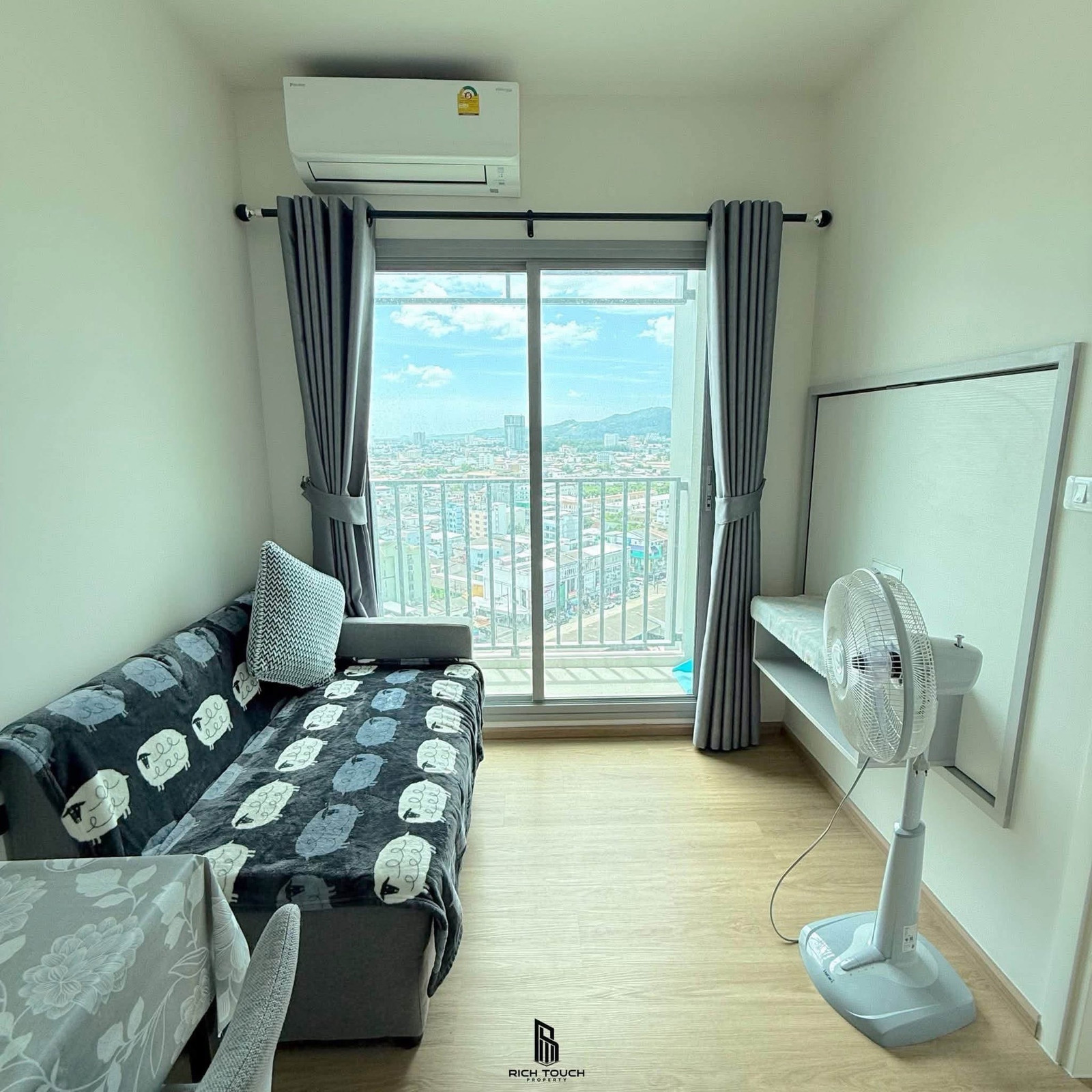 For rent, north direction, only 11,000 baht