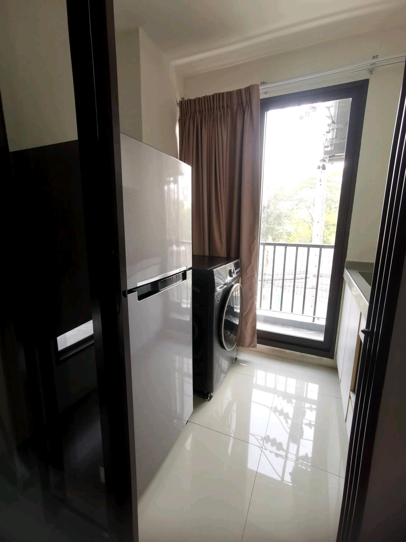 🏢 ให้เช่า iCondo สุขุมวิท 103 | ซอยอุดมสุข 58 ✨ ห้องมุม 41 ตร.ม. ชั้น 3 บรรยากาศเงียบสงบ พร้อมเฟอร์นิเจอร์และเครื่องใช้ไฟฟ้าครบ! 🚆 เดินทางสะดวก ใกล้รถไฟฟ้า 2 สาย BTS สายสีเขียว + MRT สายสีเหลือง 🍜 ของกินครบ เดินทางง่าย ใกล้ตลาดและร้านสะดวกซื้อ เหมาะสำห – รูปที่ 4