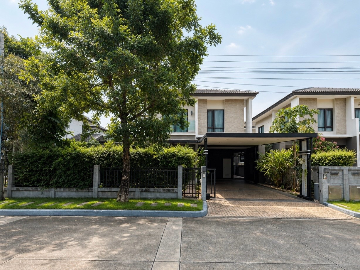 Urgent sale: The City Phattanakarn - The City Phatthanakan, size 63 sq m. (4 bedrooms, 3 bathrooms), only 9.3 million. Urgent sale: The City Phattanakarn - The City Phatthanakan, size 63 sq m. (4 bedrooms, 3 bathrooms), only 9.3 million.