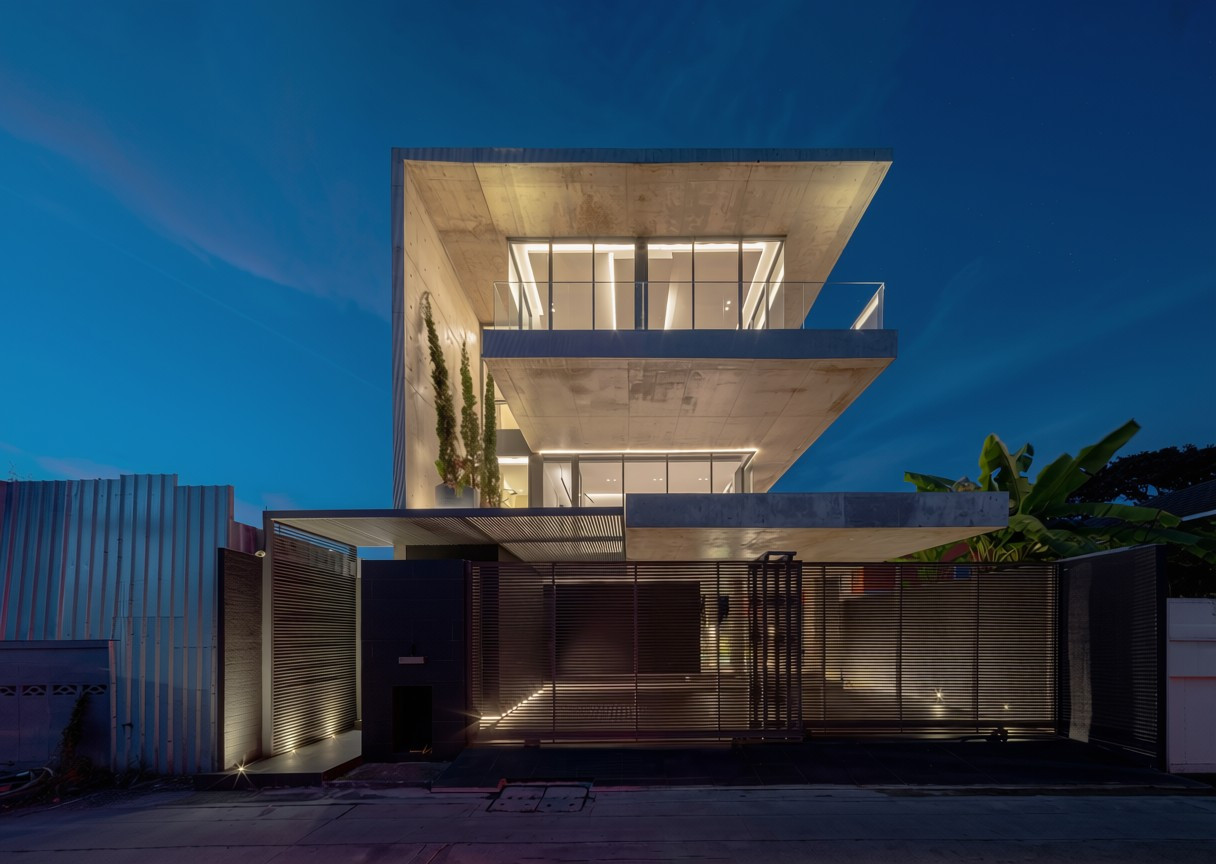 3-story detached house in the middle of Sukhumvit, 39.9 million, has a private pool, already has a tenant. Create income from the first day of ownership Kasem Samran 8 · Sukhumvit 71 · Pridi Banomyong 3-story detached house in the middle of Sukhumvit, 39.9 million, has a private pool, already has a tenant. Create income from the first day of ownership Kasem Samran 8 · Sukhumvit 71 · Pridi Banomyong