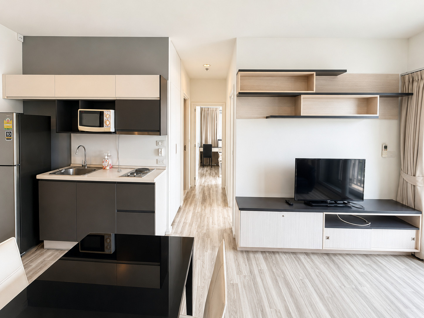 🔥 The Key BTS Wutthakat 🔥 2 bedrooms, 2 bathrooms 💰 Rent 20,000 baht 📍 Near BTS Wutthakat about 150 meters. 🔥 The Key BTS Wutthakat 🔥 2 bedrooms, 2 bathrooms 💰 Rent 20,000 baht 📍 Near BTS Wutthakat about 150 meters.