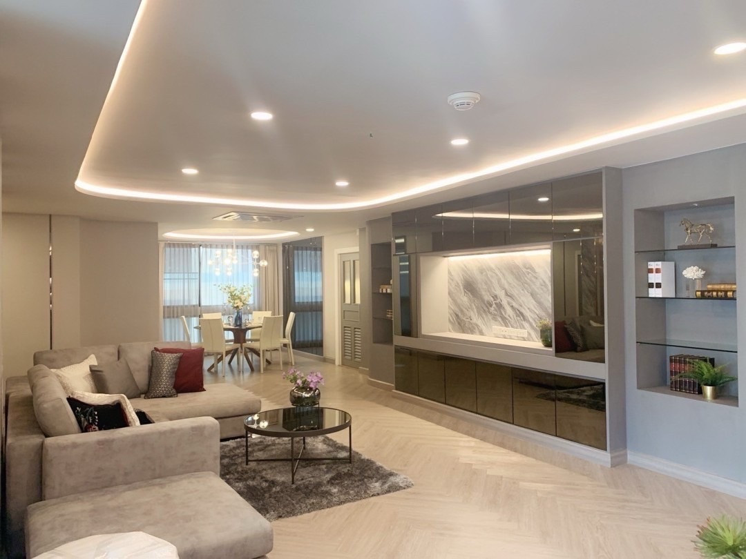 Luxury 3-Bedroom Pet-Friendly 🐶Residence | 223 SQ.M. | Sukhumvit 24 Call: 0635925888 Luxury 3-Bedroom Pet-Friendly 🐶Residence | 223 SQ.M. | Sukhumvit 24 Call: 0635925888