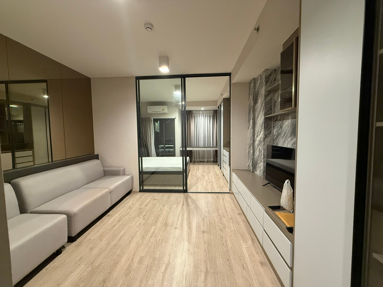 🏠✨ Ideo Sathorn - Wongwian Yai (Ideo Sathorn - Wongwian Yai) | 1 bedroom condo for sale (HBH-TB-95) 🏠✨ Ideo Sathorn - Wongwian Yai (Ideo Sathorn - Wongwian Yai) | 1 bedroom condo for sale (HBH-TB-95)