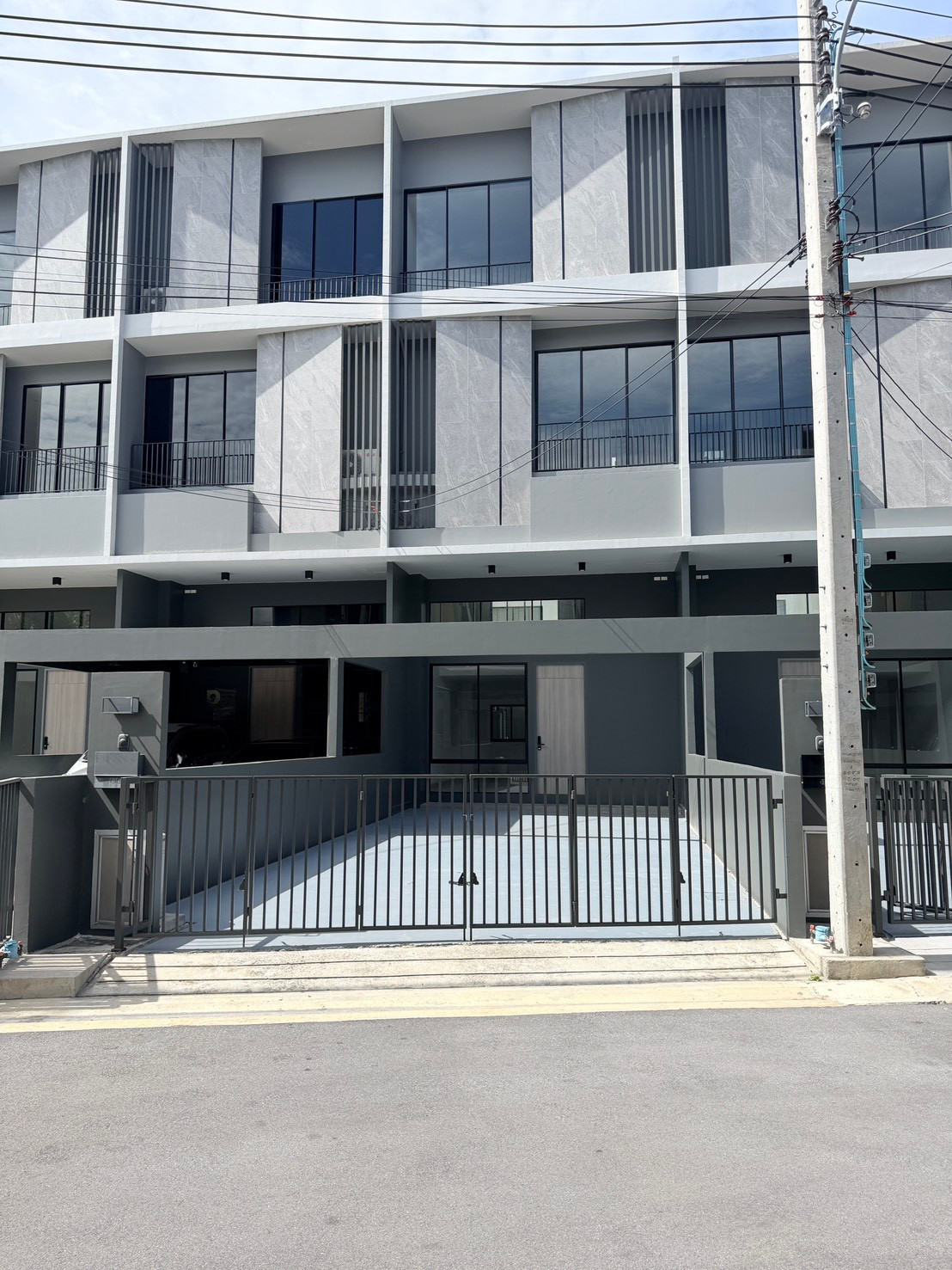 ให้เช่า ทาวน์โฮม นิว โคฟ นอร์ธ ราชพฤกษ์ Nue Cove North บ้านใหม่ ไม่มีเฟอร์นิเจอร์ จอดรถได้ 4 คัน! ค่าเช่า 35,000/เดือน