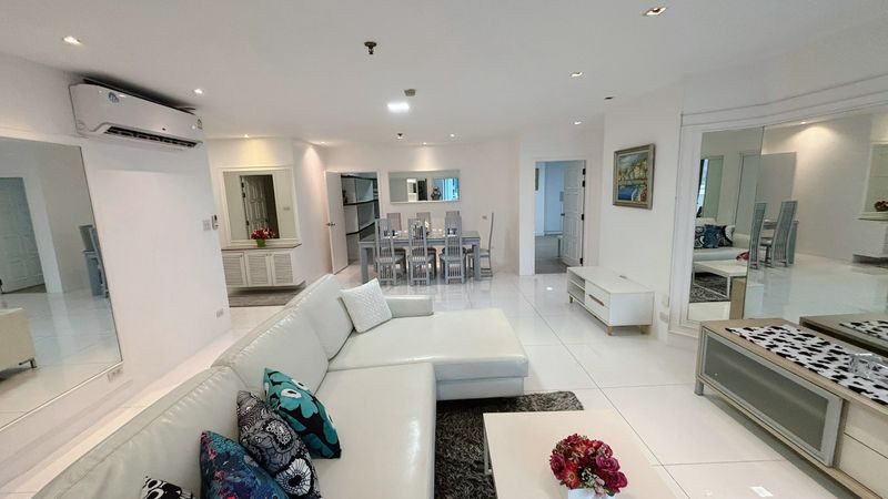 คอนโดให้เช่า Fifty Fifth Tower สุขุมวิท 55 ใกล้ BTS ทองหล่อ เดินทางสะดวก ห้องสวยพร้อมอยู่