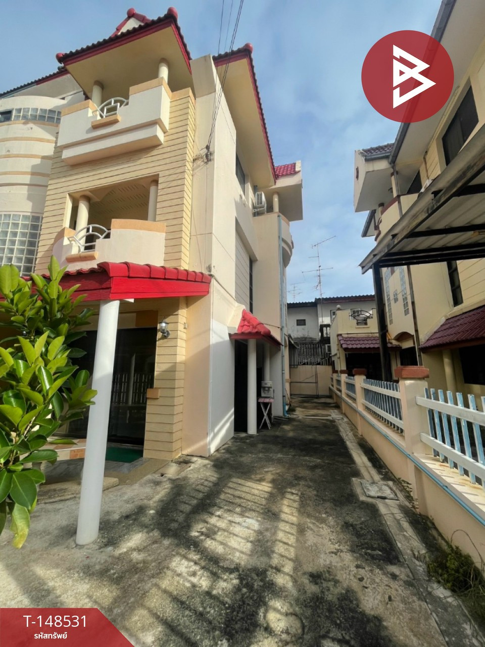 ขายทาวน์โฮม 4 ชั้นหลังมุม หมู่บ้านโฮมอเวนิว สุขุมวิท 101/1 (Home Avenue) ทำเลดี – รูปที่ 2