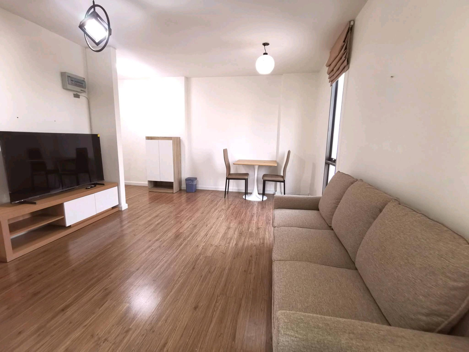 🏢 ให้เช่า iCondo สุขุมวิท 103 | ซอยอุดมสุข 58 ✨ ห้องมุม 41 ตร.ม. ชั้น 3 บรรยากาศเงียบสงบ พร้อมเฟอร์นิเจอร์และเครื่องใช้ไฟฟ้าครบ! 🚆 เดินทางสะดวก ใกล้รถไฟฟ้า 2 สาย BTS สายสีเขียว + MRT สายสีเหลือง 🍜 ของกินครบ เดินทางง่าย ใกล้ตลาดและร้านสะดวกซื้อ เหมาะสำห – รูปที่ 3