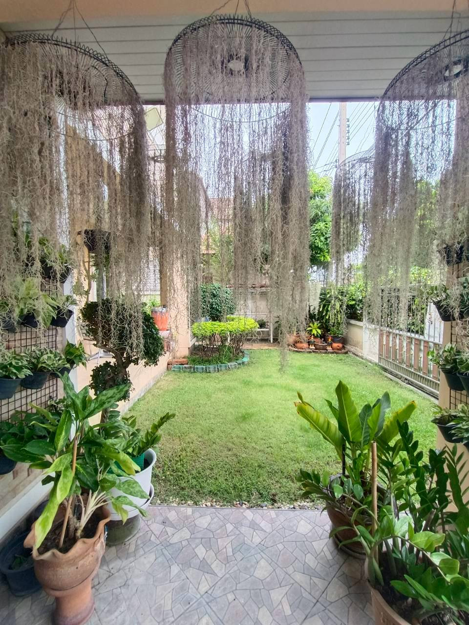 🏡 บ้านเดี่ยวแปลงสวยระดับ พรีเมียม! "หมู่บ้านทองสถิตย์ วัชรพล" แบบบ้าน A ไซส์ใหญ่พิเศษ ติดถนนหลัก หน้าสวนส่วนกลาง เพียง 8.5 ล้านบาท! ✨ – รูปที่ 2