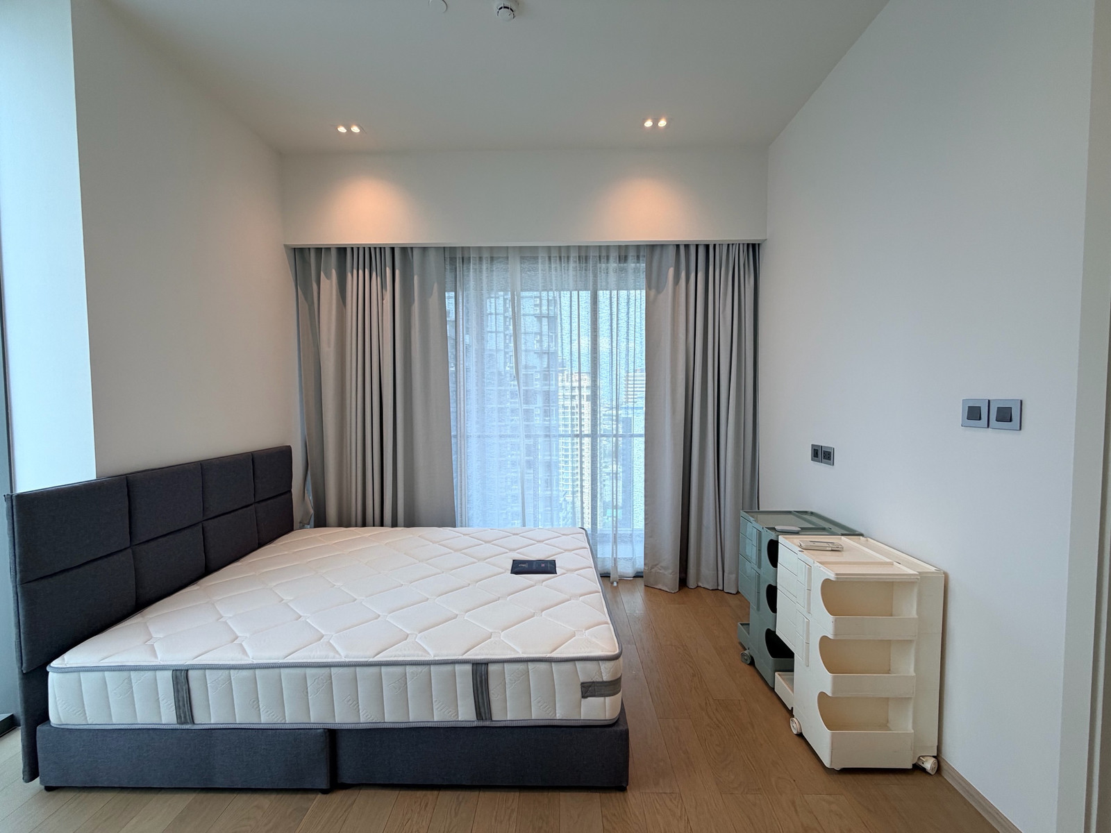 FOR SALE / RENT | THE STRAND THONGLOR Rare 2-Bedroom Simplex | High Floor FOR SALE / RENT | THE STRAND THONGLOR Rare 2-Bedroom Simplex | High Floor