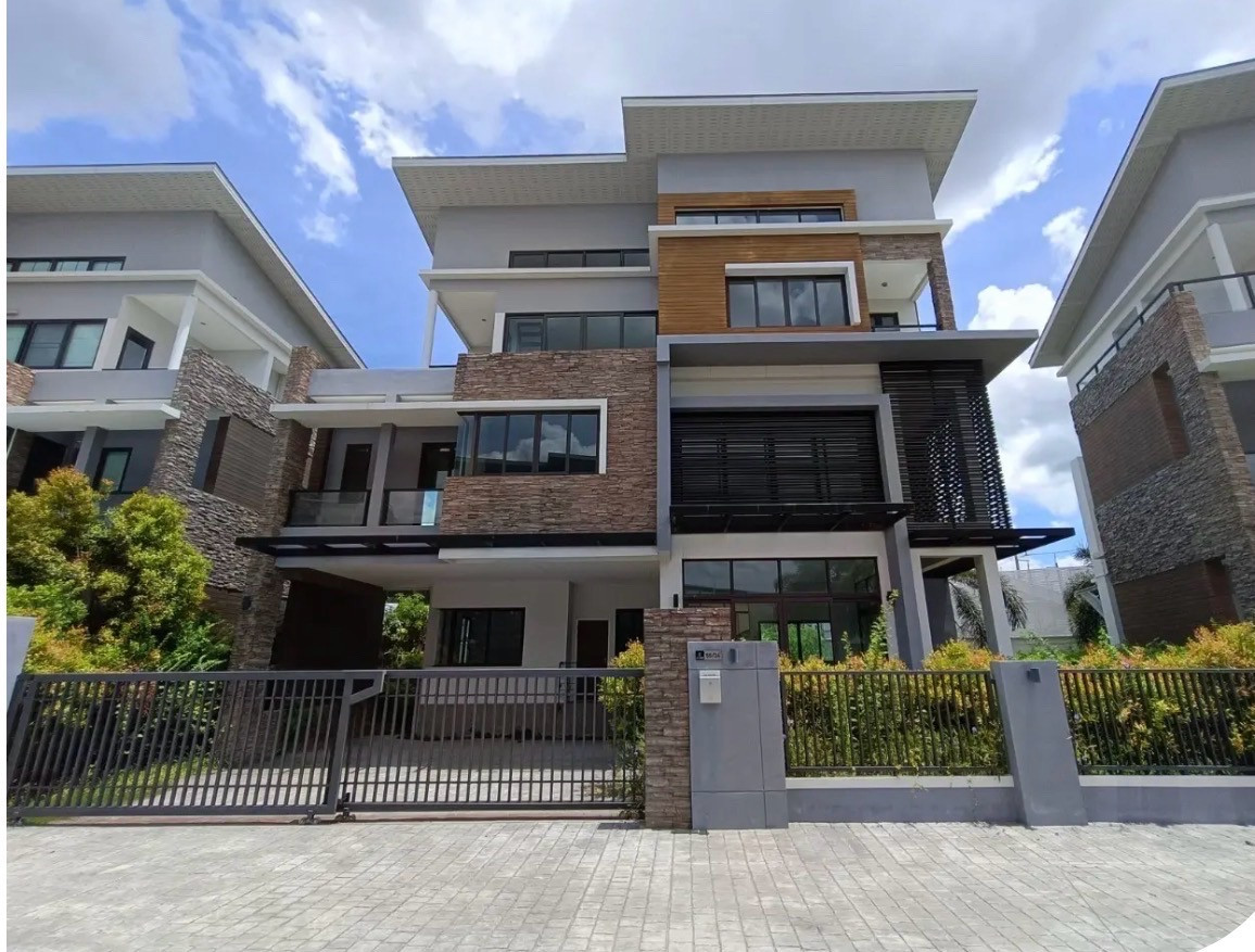 3-story detached house for sale, The Shelter 3-story detached house for sale, The Shelter