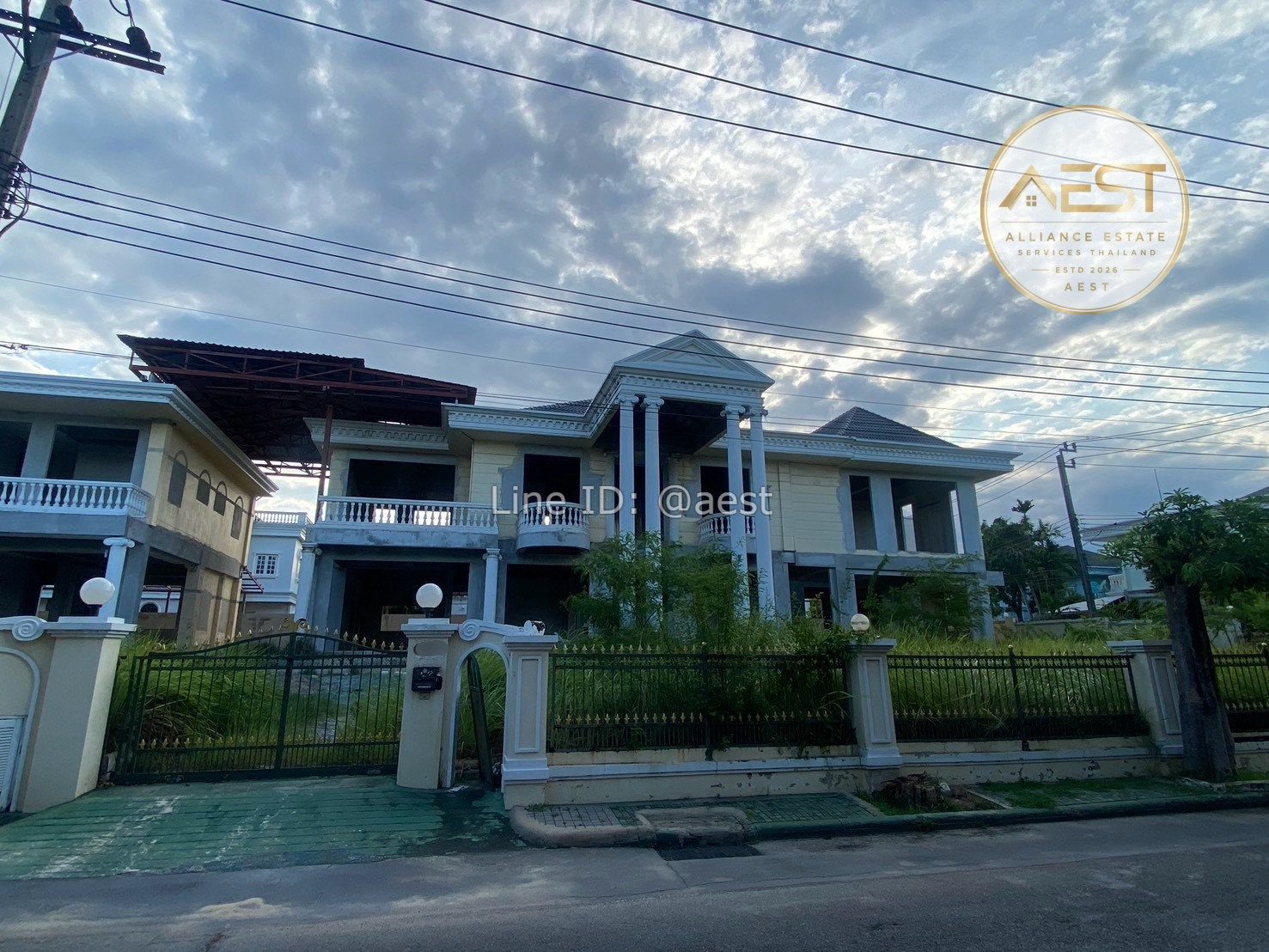 For Sale Land for sale with 2-story detached house, Evergreen City Village Bangkhae, size 231 sq m. 📍 Soi Ton Project 📍 Potential location For Sale Land for sale with 2-story detached house, Evergreen City Village Bangkhae, size 231 sq m. 📍 Soi Ton Project 📍 Potential location