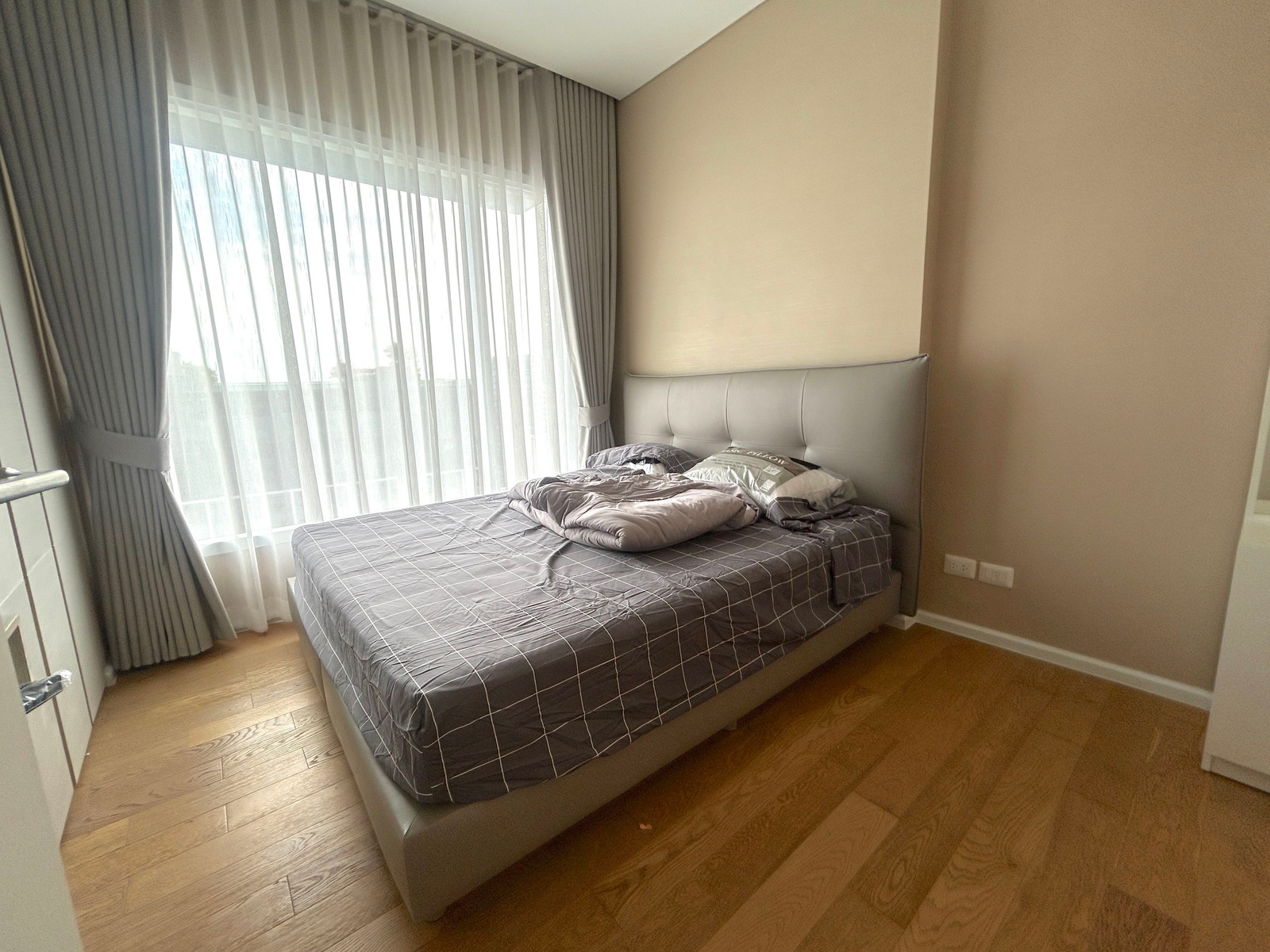 For Rent : The saint Residence Ladprao ห้องชั้นสูง *** ห้องใหม่เพิ่งตกแต่ง - ได้อยุ่เป็นคนแรก****