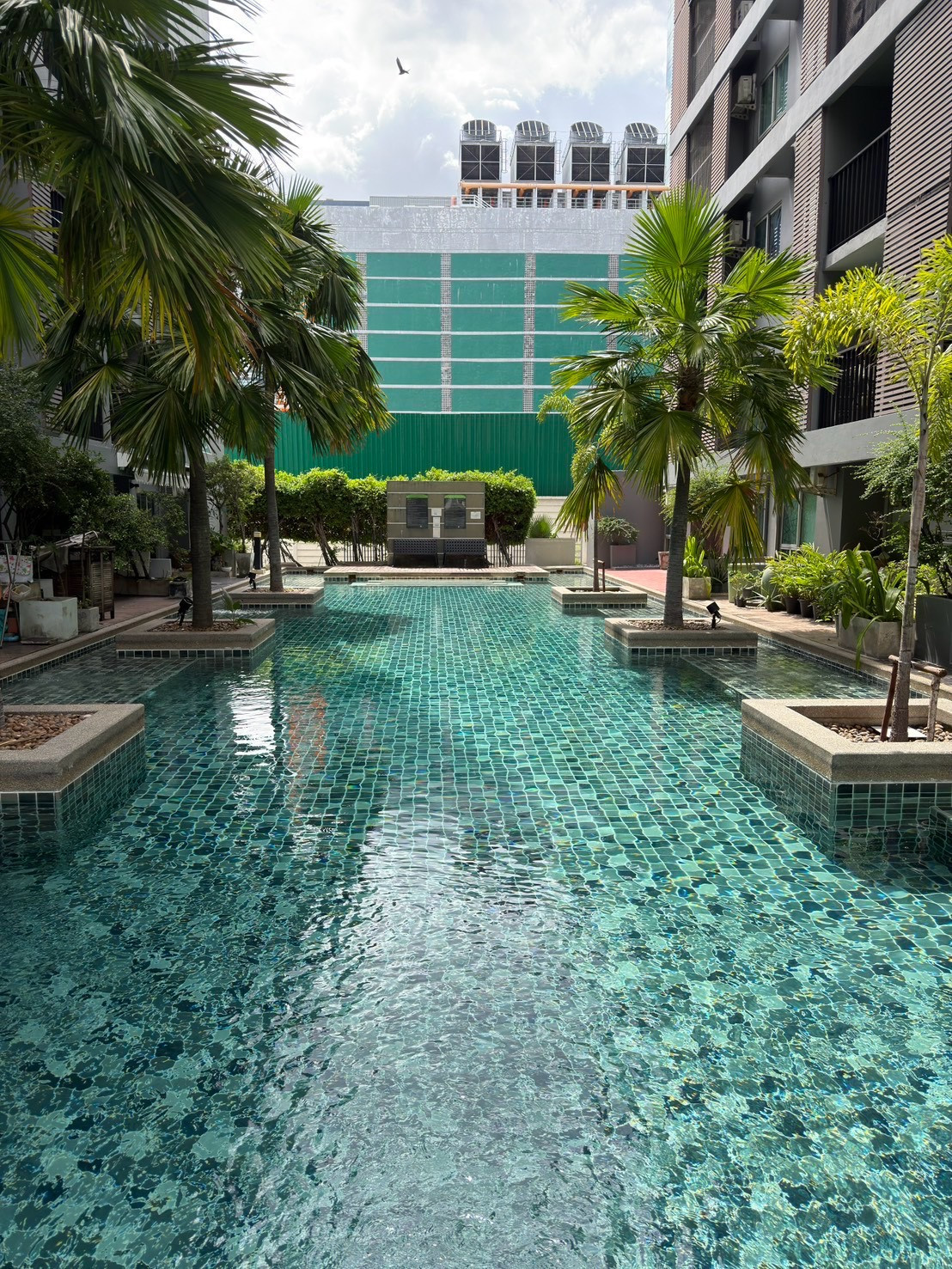 Condo for sale | A Space Asoke - Ratchada near Rama 9 intersection with fitness and swimming pool.
