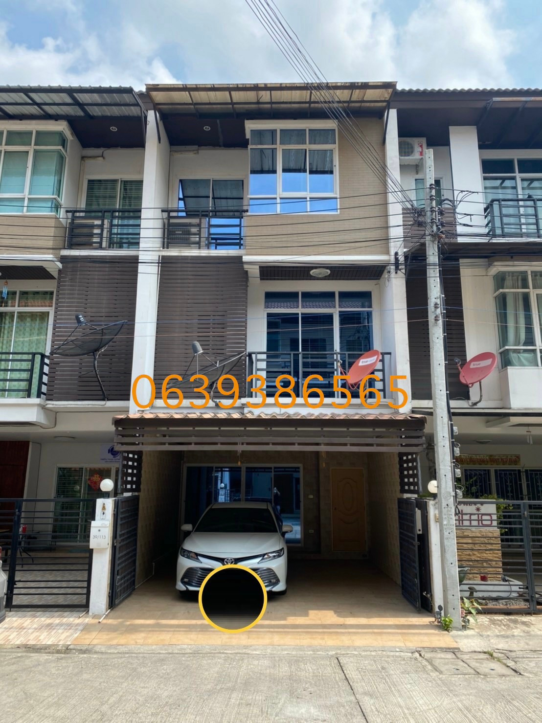 🏡 3-Story Townhouse for Sale – The Roof Chaeng Watthana ✨ Beautiful and spacious home with approximately 240 sq.m. of usable area | 3 Bedrooms | 3 Bathrooms | Parking for 2 Cars