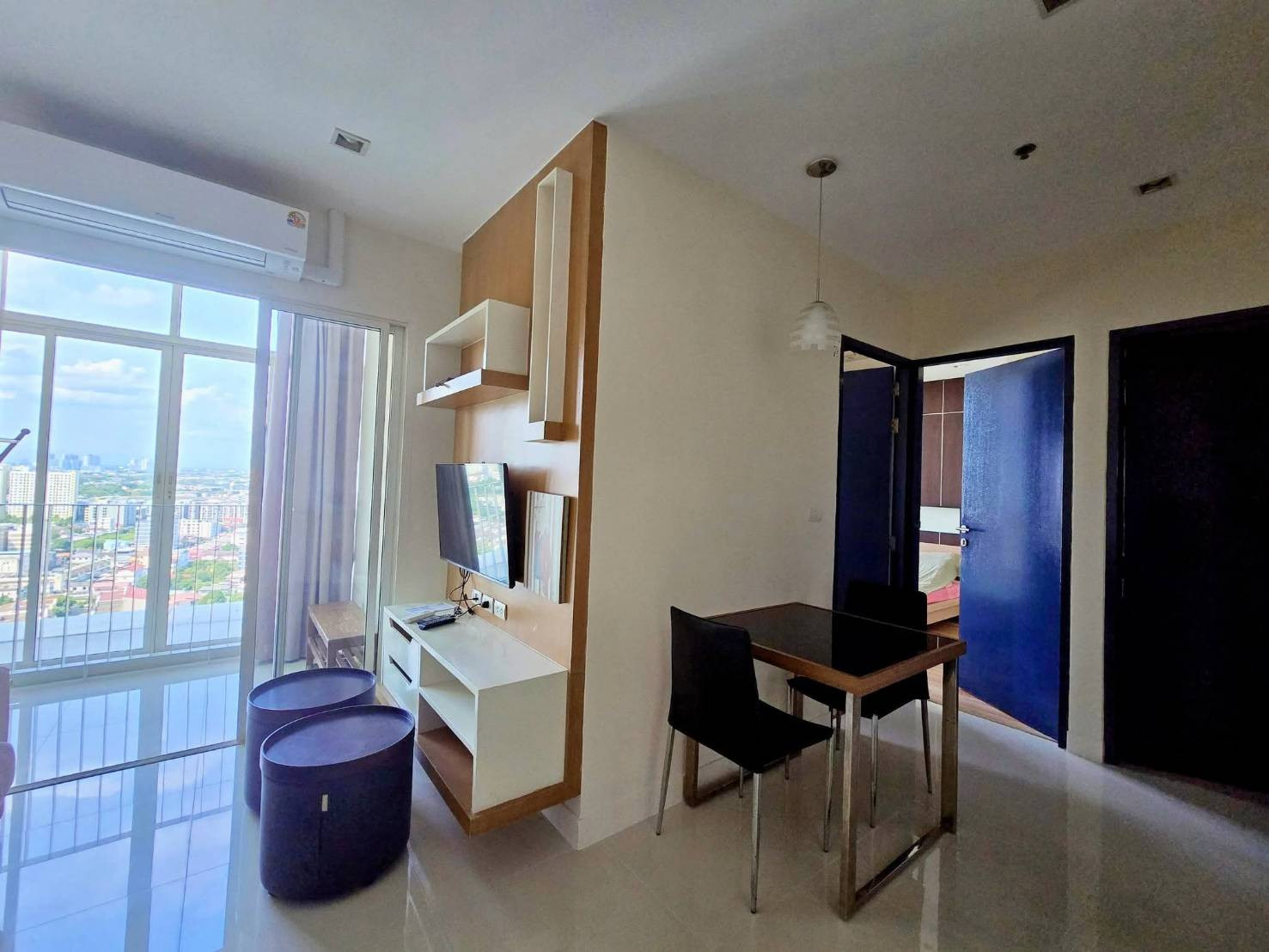 Ideo Verve Sukhumvit for rent 20,000 baht/month, next to BTS On Nut, 2 bedrooms, 1 bathroom **Urgent**