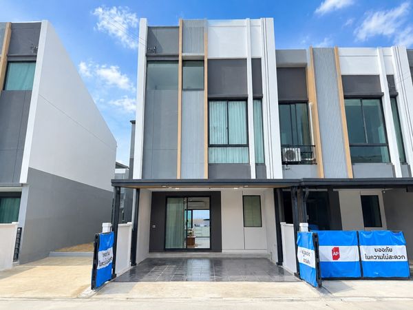 2-story townhouse for rent, Pleno Project Sukhumvit-Bangna 4, good location, near MRT Sri Iam.