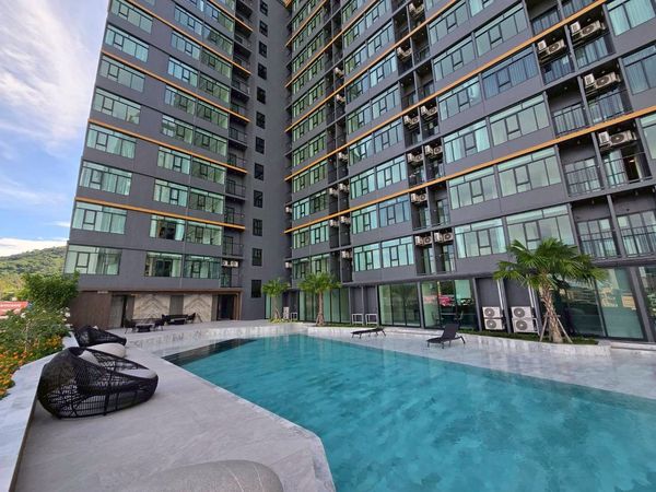 the strand indeed condo sriracha เริ่ม 1.29 ลบ.* ส่วนกลางครบครัน สระว่ายน้ำระบบเกลือ ฟิตเนส และ rooftop jogging track ชมวิวทะเล 💚 Line: @whitesand
