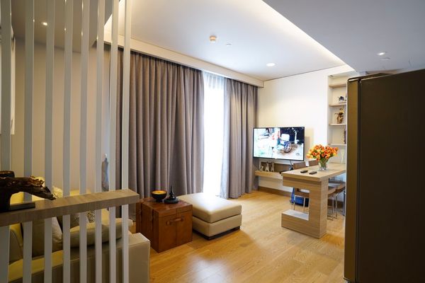 For Sale with Tenant: The Lumpini 24, Sukhumvit Soi 24, High Floor, 2 Bedrooms @ 13.6 MB