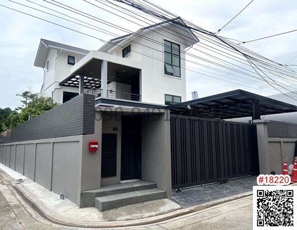 For rent, newly built 3-story detached house, Bang Pho location, near MRT Bang Pho, 450 meters.