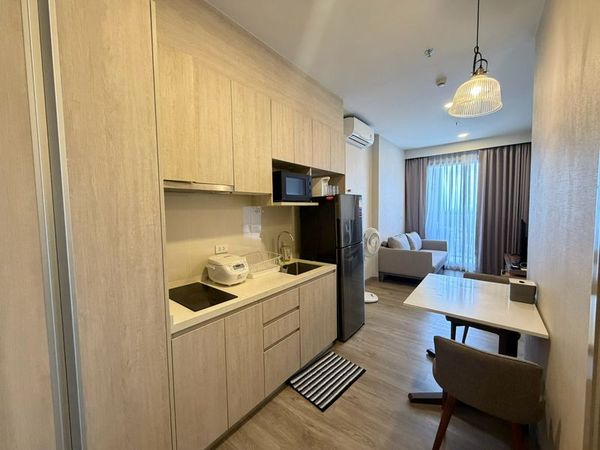 Condo for rent in Sriracha, KEEN CENTRE, 15th floor, located on Sukhumvit Road, opposite Robinson Department Store.