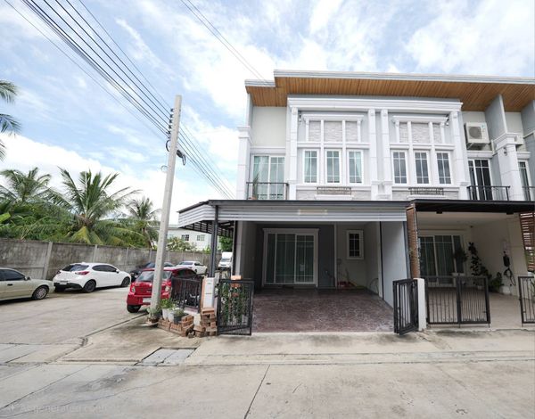 Rare Corner Unit! Up to 5 Parking, 4 Bedrooms!! 26.5 Sq.Wah Townhome for SALE at Golden Town Sathorn , Near BTS/MRT Bang Wa