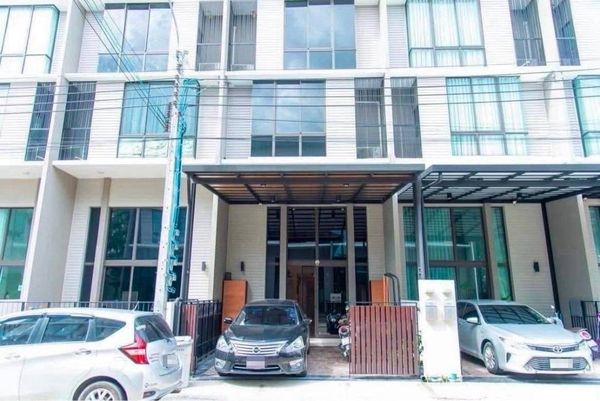 Townhome for Rent: Patio Pattanakarn 32 🎪🗽⭐️