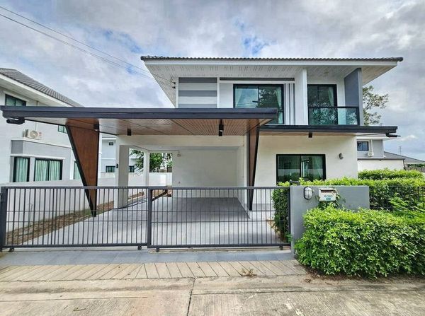 Single house for sale with a large plot of land, Maneerin Privacy Sriracha-Nong Kham.