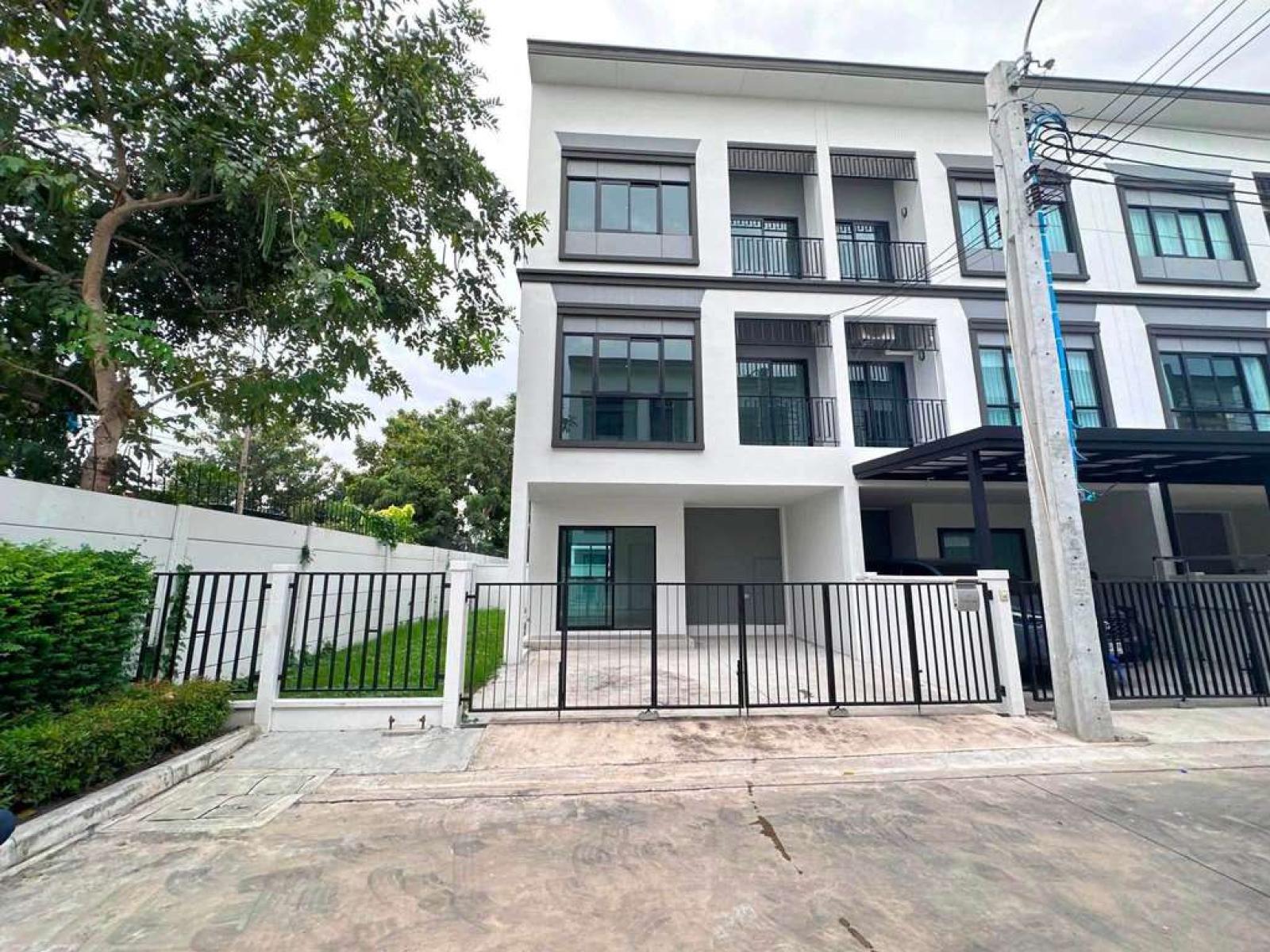 Lumpini Town Place Sukhumvit - Srinakarin / 4 Bedrooms (FOR SALE) PSRN007