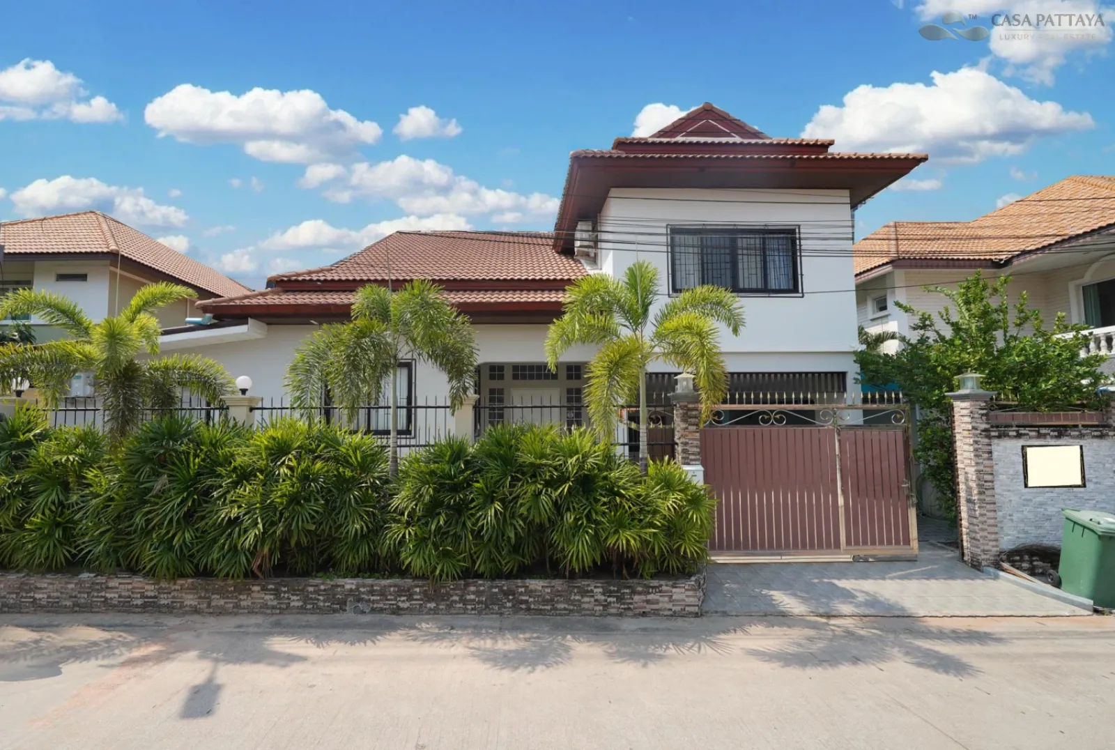 For Sale: Large Pool Villa at Thanyawan Place Village, Central Pattaya For Sale: Large Pool Villa at Thanyawan Place Village, Central Pattaya