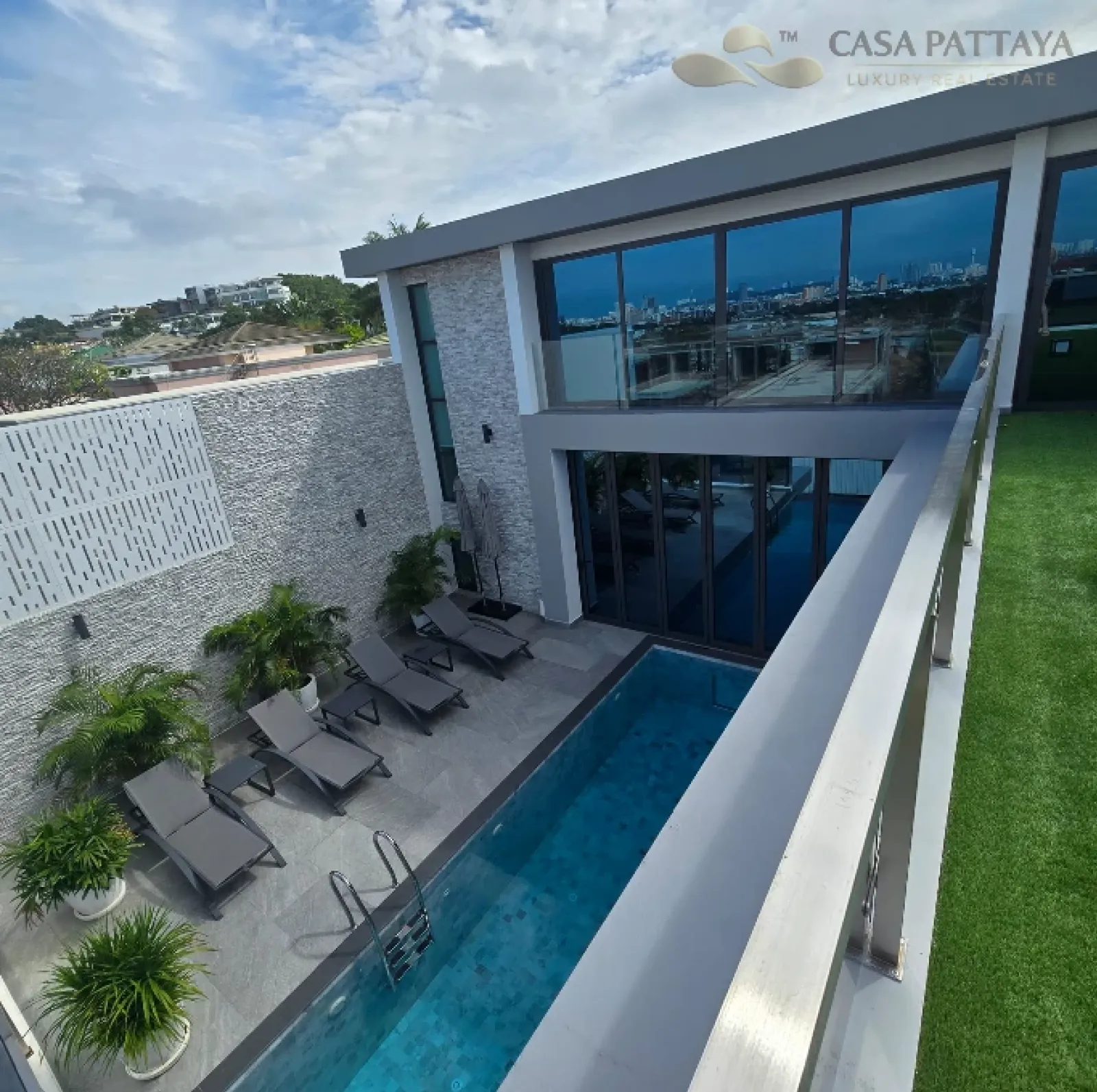 Luxury Pool Villa For Sale at Siam Royal View (Pattaya) Luxury Pool Villa For Sale at Siam Royal View (Pattaya)