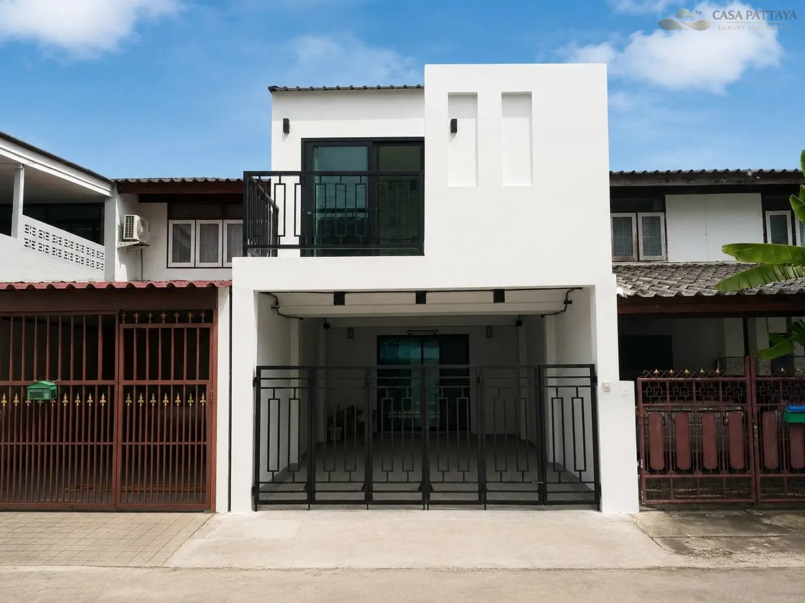 2-Story Townhouse for Sale - Oceanside (South Pattaya - Thepprasit)