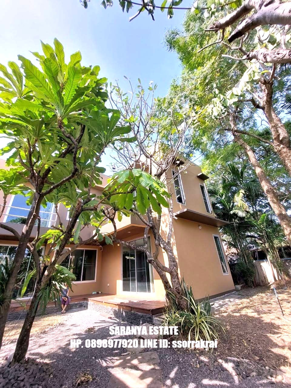 For sale/rent, 2-story detached house, Ramkhamhaeng Road, Bang Kapi District, area 100.7 sq m, usable area 260 sq m, number of rooms: 3 bedrooms, 4 bathrooms, 1 kitchen, 1 living room, 1 dining room, 1 maid's room.
