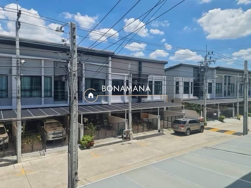 For rent, large 2-story townhome, Time Home Village (Suan Luang-On Nut), along Kanchanaphisek Expressway. For rent, large 2-story townhome, Time Home Village (Suan Luang-On Nut), along Kanchanaphisek Expressway.