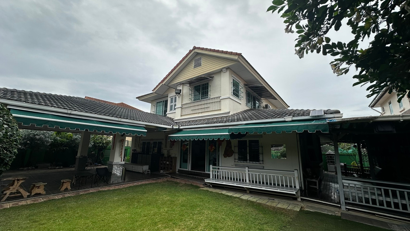 ขายบ้านเดี่ยว บ้านมัณฑิกา ทำเลบางบอน–เพชรเกษม ขนาดใหญ่ 115 ตร.ว. พื้นที่ใช้สอยประมาณ 300 ตร.ม. ต่อเติมครบ พร้อมเฟอร์นิเจอร์บิ้วอินทั้งหลัง ราคา 8.5 ล้าน สนใจทักไลน์: minniemah ตอบไวมาก – รูปที่ 3