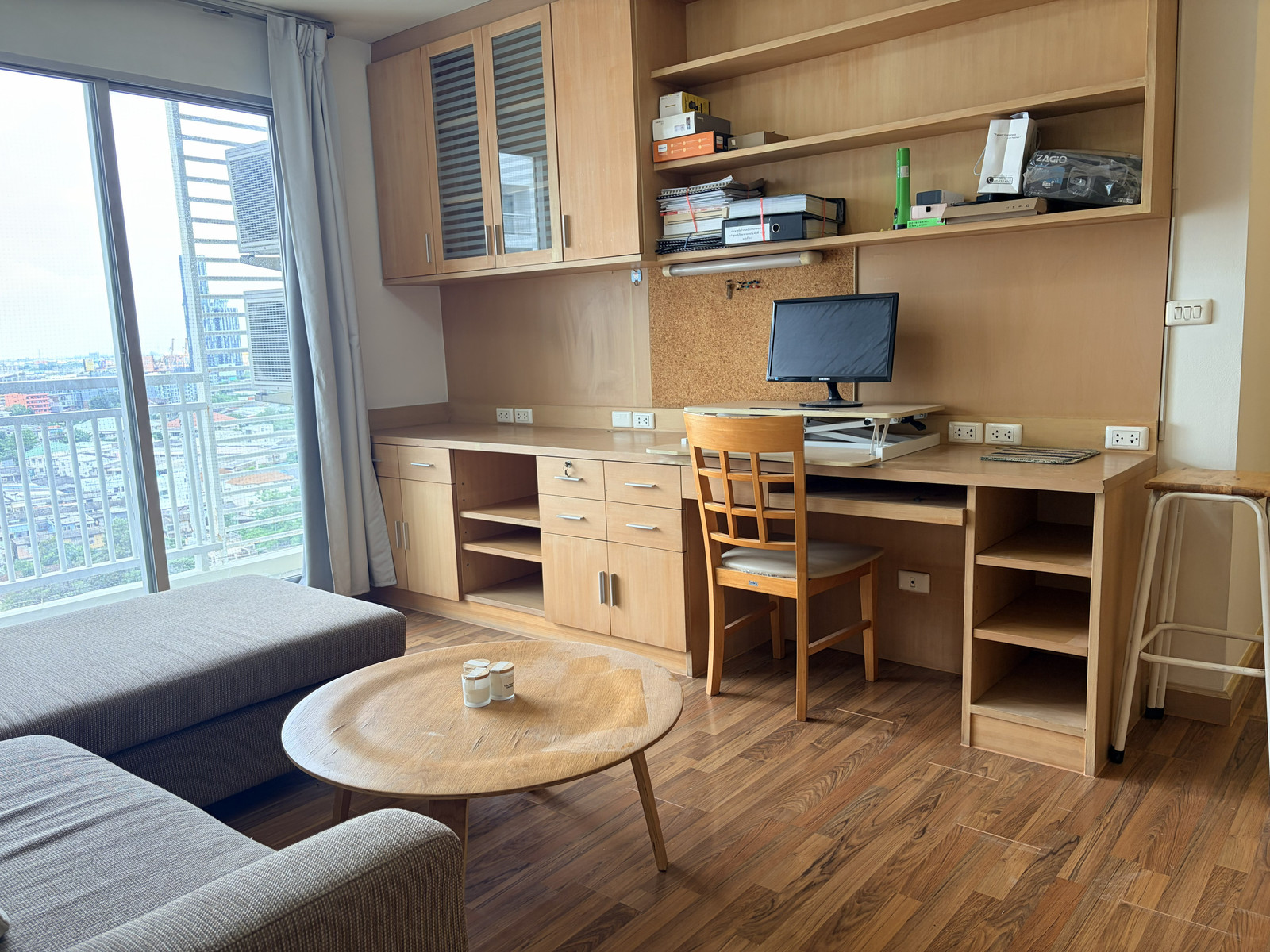 Sukhumvit Plus สุขุมวิทพลัส  ห้องมุม 2 ห้องนอน 2 ห้องน้ำ มีระเบียง ตกแต่งครบ โทนสีไม้อ่อน – รูปที่ 2