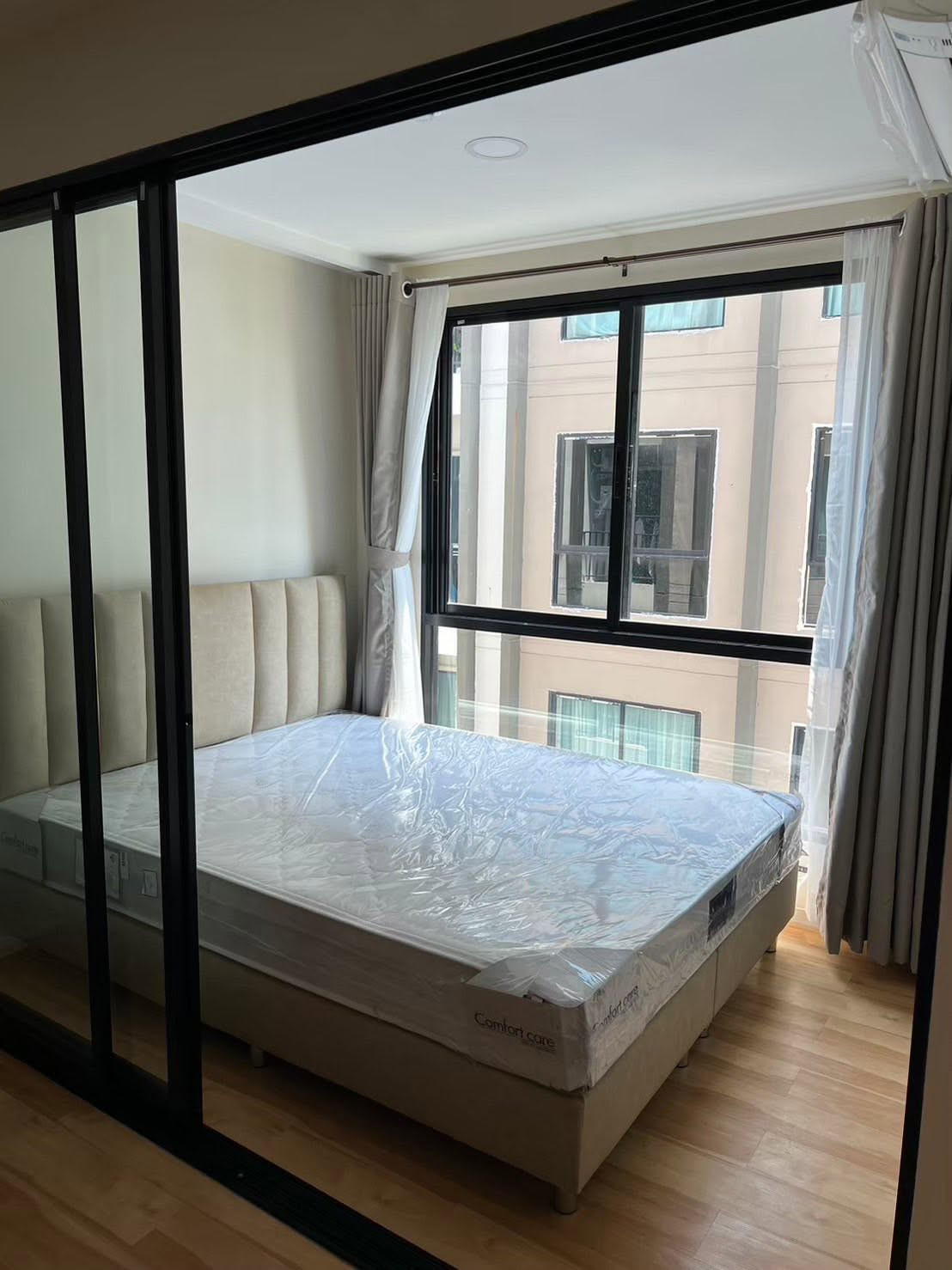 (Code SM2146) Condo for sale: Modern Condo The Forest Rama 2 - Eakchai: Modern Condo The Forest Rama 2 - Eakchai.