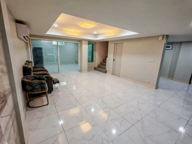 Saengchan Brewery Ekkamai-Ramintra 355m. 5bed Ladprao76-82 WangThonglang 4-story 26sq.wa. 350sq.m. home office for rent 5bath newly renovated with parking Near KIS International School 406 m Super Star Arena and MRT Ladprao 83 1.0 km. Convenient access to – รูปที่ 3