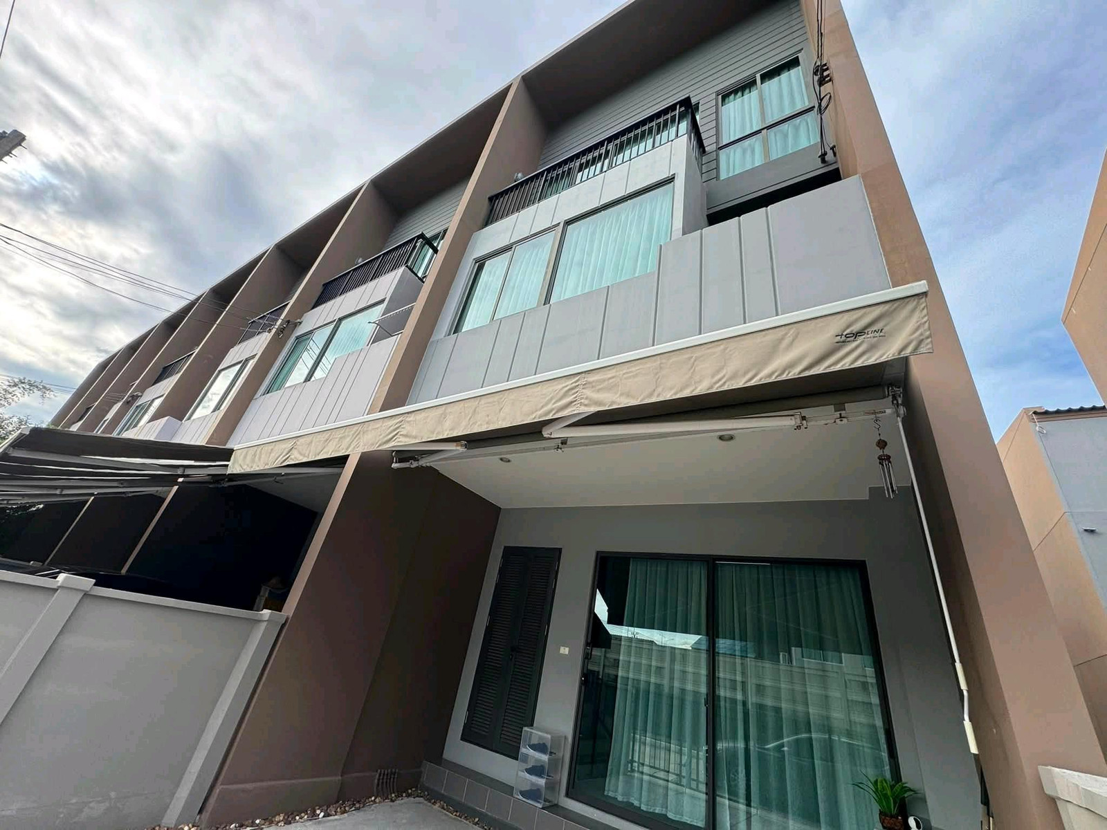 ✨ บ้านหลังริม ทิศใต้ ลมดี เป็นส่วนตัว หน้าบ้านไม่ตรงข้ามใคร ✨ บ้านหลังริม ทิศใต้ ลมดี เป็นส่วนตัว หน้าบ้านไม่ตรงข้ามใคร