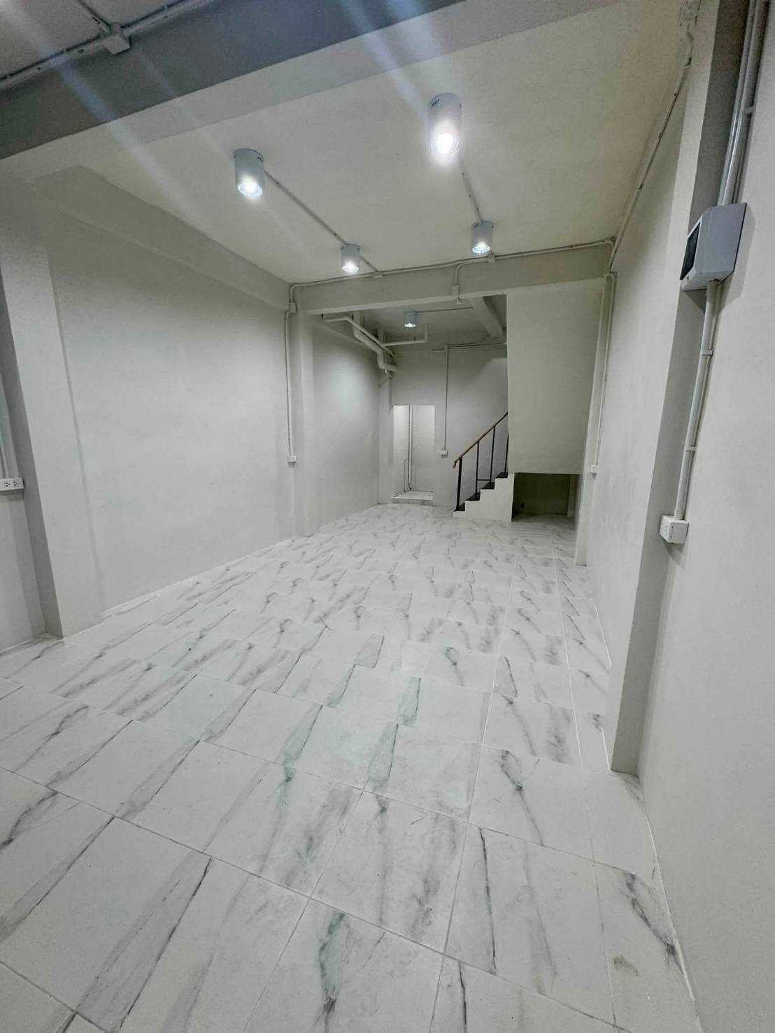 ให้เช่า Townhome สาทร 11 แยก 3  🚇🧑🏼‍🎄💯   沙吞 11, Soi 3 聯排別墅出租   – รูปที่ 3