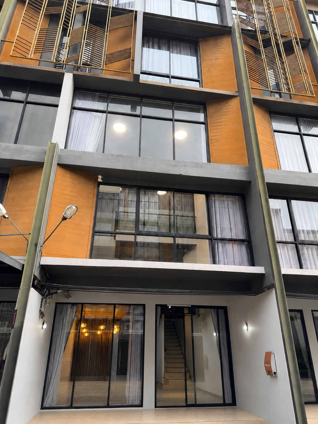 ขายด่วน! Luxury Home Office | โครงการ The Pride Sukhumvit 77 (Onnut 30) | Semi-Furnished | 380 ตร.ม. | ใกล้รถไฟฟ้า 2 สาย | ใกล้ BTS Onnut ขายด่วน! Luxury Home Office | โครงการ The Pride Sukhumvit 77 (Onnut 30) | Semi-Furnished | 380 ตร.ม. | ใกล้รถไฟฟ้า 2 สาย | ใกล้ BTS Onnut