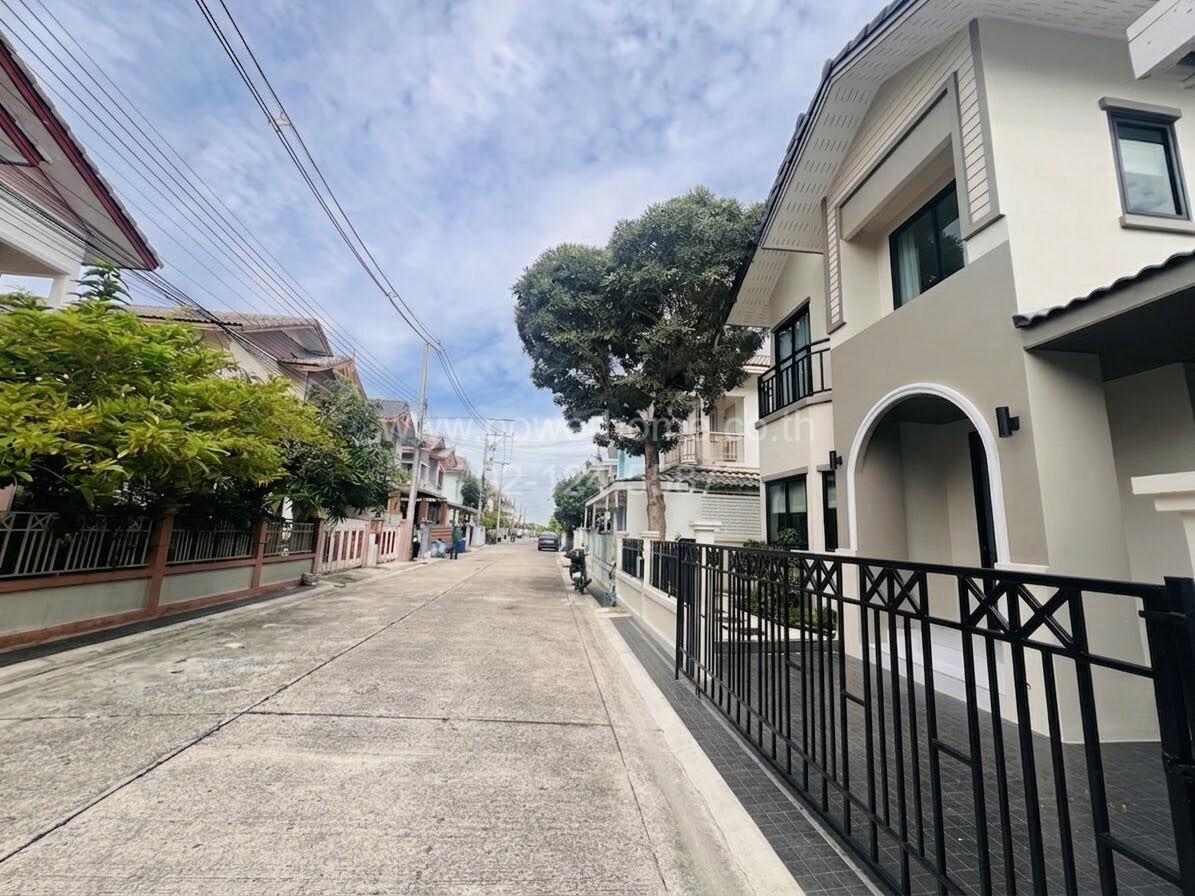 บ้านแฝด 2 ชั้น หมู่บ้านฟ้าปิยรมย์ เฟส6 ทำเลดี ใกล้ตลาดบ้านฟ้า เลอ มาร์เช่ – รูปที่ 2