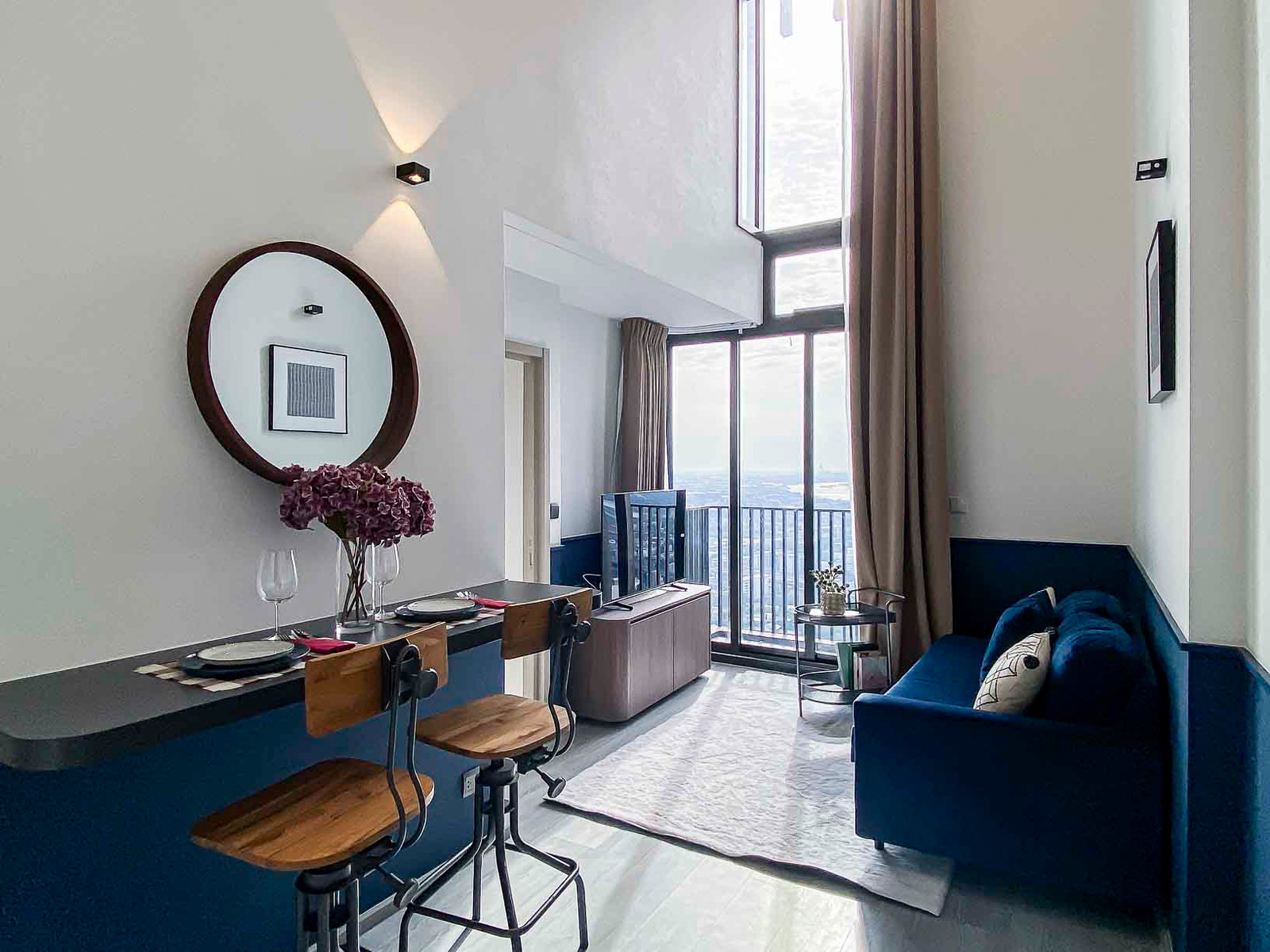 Urgent sale, only 5.99 million, Duplex 1 bedroom, top floor, fully decorated, beautiful room, ready to move in, very good price. If interested, please make an appointment to view.