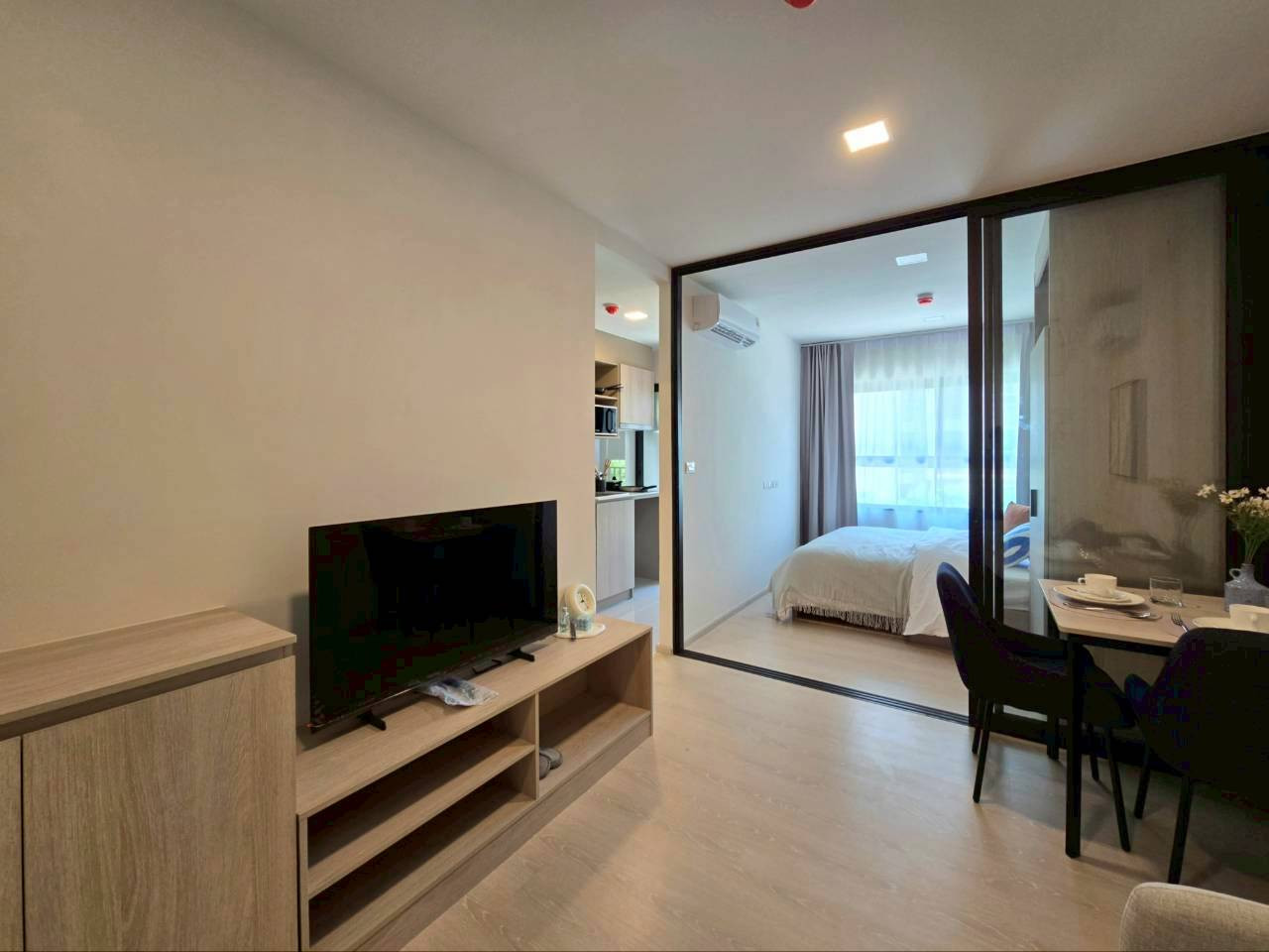dcondo kiri changed from renting to owning a Sansiri brand condo in Siriraj-Bang Khun Non location, starting at only 1.89 million baht* 🟢Line: @wsrcondo 📞 061-6161426
